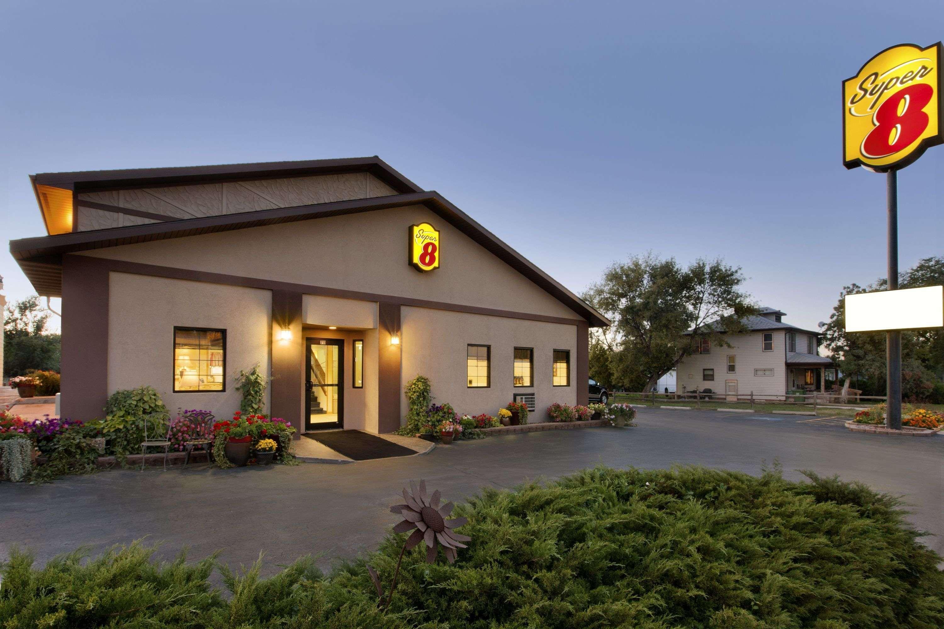 Super 8 By Wyndham Wall Exterior foto